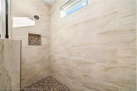 Bath - 5231 Cortez Blvd, Sebring, FL 33872 photo 4 of 6