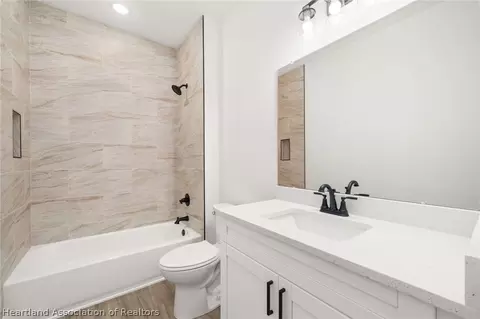 Bath - 5231 Cortez Blvd, Sebring, FL 33872 photo 5 of 6