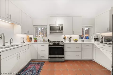 Kitchen - 1624 Sentinel Point Rd, Sebring, FL 33875 photo 2 of 5