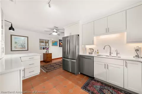 Kitchen - 1624 Sentinel Point Rd, Sebring, FL 33875 photo 4 of 5