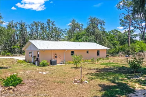 Exterior - 3127 Haddock Dr, Sebring, FL 33870 photo 2 of 5
