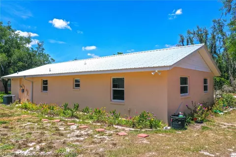 Exterior - 3127 Haddock Dr, Sebring, FL 33870 photo 4 of 5