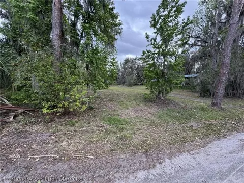 5011 Pineapple St, Lake Wales, FL 33898
