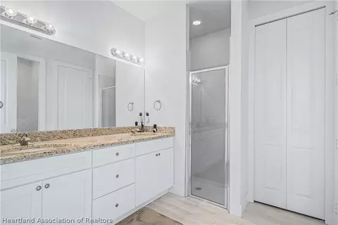 Bath - 5731 Granada Blvd, Sebring, FL 33872 photo 4 of 4