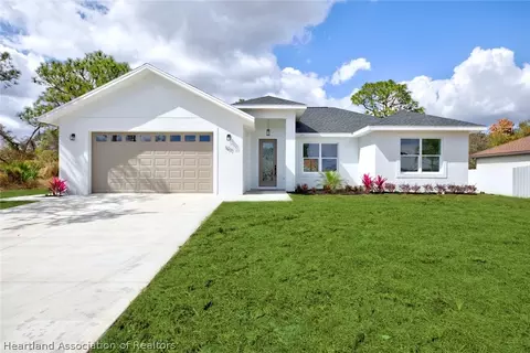 Exterior - 627 Lemans Dr, Sebring, FL 33872 photo 2 of 7