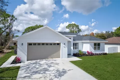 Exterior - 627 Lemans Dr, Sebring, FL 33872 photo 6 of 7
