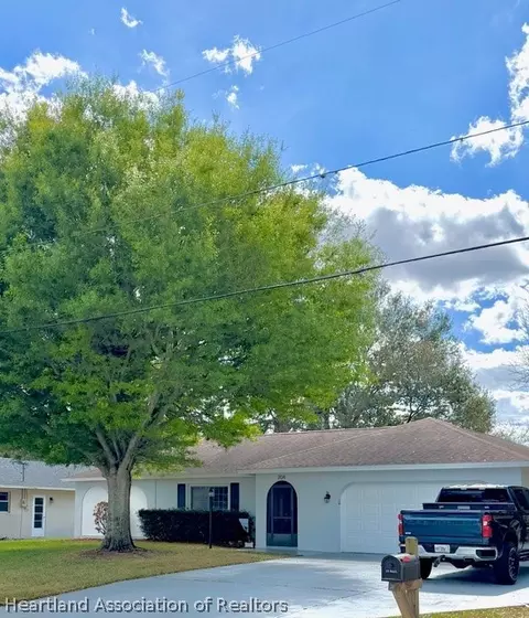 704 Catfish Creek Rd, Lake Placid, FL 33852