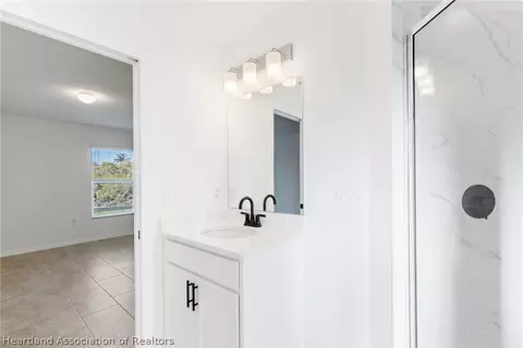 Bath - 6151 Monegro St, Sebring, FL 33872 photo 2 of 3
