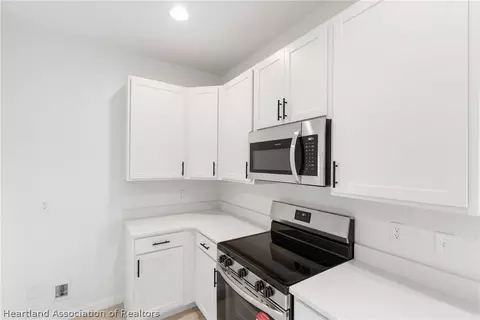 Kitchen - 6151 Monegro St, Sebring, FL 33872 photo 2 of 3