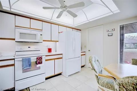 Kitchen - 3003 Sugar Pine Cir, Sebring, FL 33872 photo 2 of 5