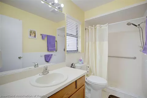 Bath - 3003 Sugar Pine Cir, Sebring, FL 33872 photo 1 of 3