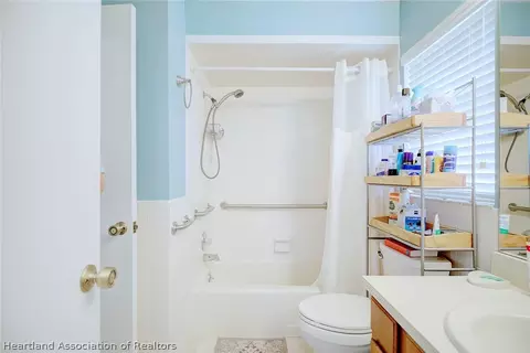 Bath - 3003 Sugar Pine Cir, Sebring, FL 33872 photo 2 of 3