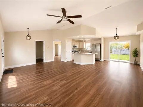 Living - 3225 Mildred St, Sebring, FL 33875 photo 3 of 3