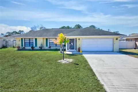 513 Sportsman Ave, Sebring, FL 33875