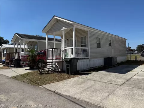 1129 Chicago Bulls St, Avon Park, FL 33825