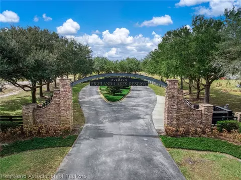 2002 Overlook Bay Dr, Sebring, FL 33875