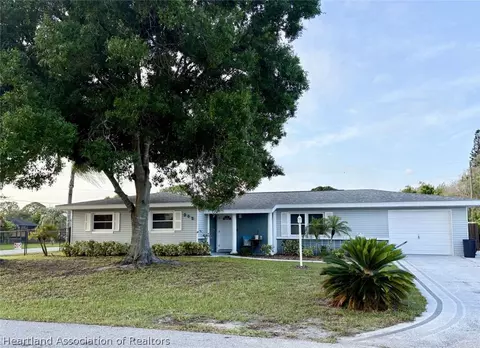 302 Swallow Ave, Sebring, FL 33870