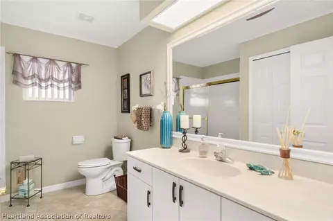 Bath - 200 Maple Ln, Sebring, FL 33876 photo 2 of 3