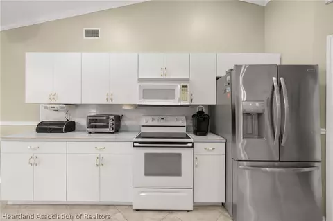 Kitchen - 200 Maple Ln, Sebring, FL 33876 photo 5 of 6