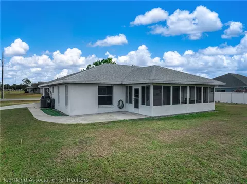 Exterior - 200 Maple Ln, Sebring, FL 33876 photo 7 of 8
