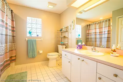 Bath - 5900 Thunder Rd, Sebring, FL 33876 photo 2 of 2