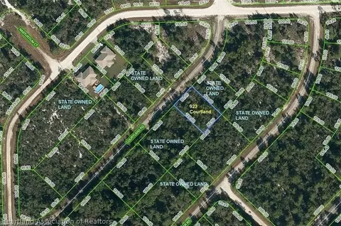 923 Courtland Rd, Lake Placid, FL 33852