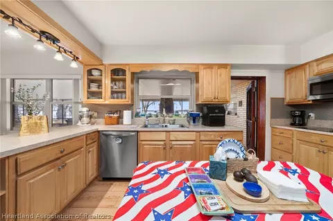 Kitchen - 325 Sunset Rd, Frostproof, FL 33843 photo 1 of 6