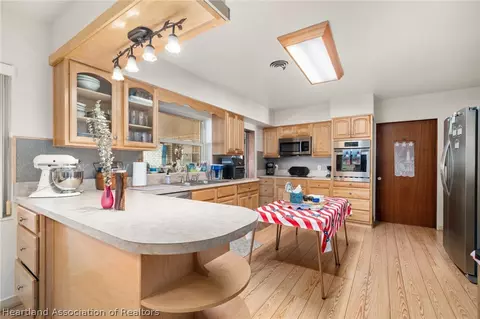 Kitchen - 325 Sunset Rd, Frostproof, FL 33843 photo 3 of 6