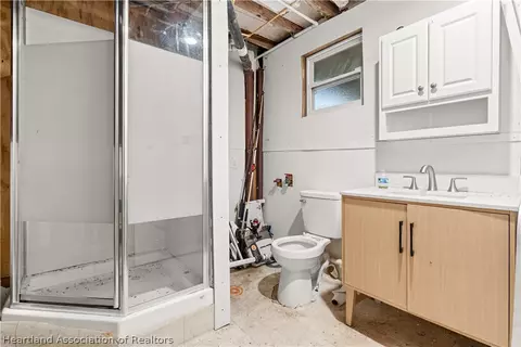 Bath - 1041 Pine Way, Okeechobee, FL 34974 photo 2 of 2