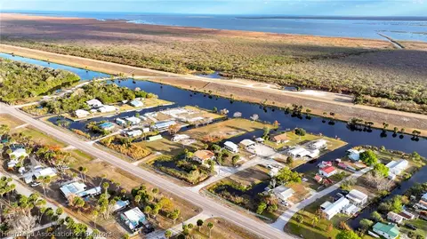 View/Area - 1041 Pine Way, Okeechobee, FL 34974 photo 4 of 4