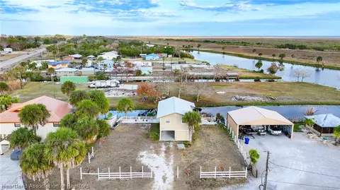 View/Area - 1041 Pine Way, Okeechobee, FL 34974 photo 1 of 4