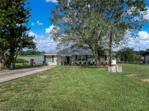 826 N Fox Lake Rd, Avon Park, FL 33825