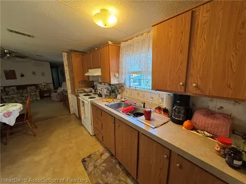 320 E 8th St, Frostproof, FL 33843 photo 7