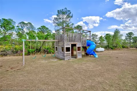 Exterior - 5008 Oak Rd, Sebring, FL 33875 photo 5 of 5