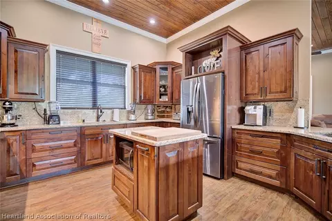 Kitchen - 5008 Oak Rd, Sebring, FL 33875 photo 3 of 8