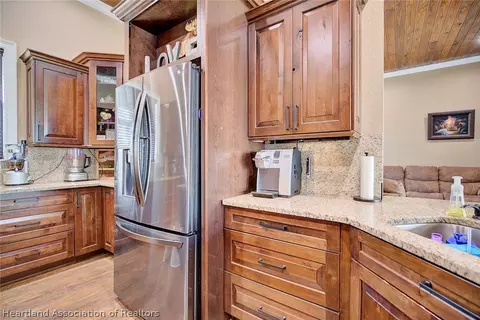 Kitchen - 5008 Oak Rd, Sebring, FL 33875 photo 5 of 8