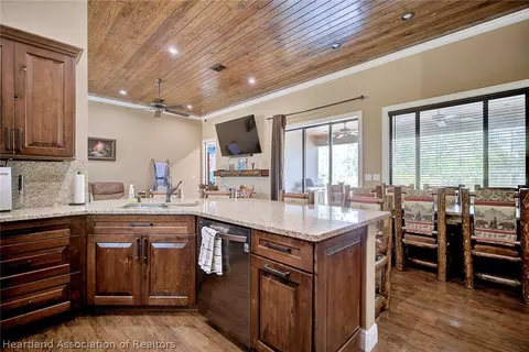 Kitchen - 5008 Oak Rd, Sebring, FL 33875 photo 4 of 8