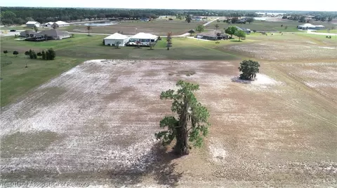 4011 Camp Shore Dr, Sebring, FL 33875