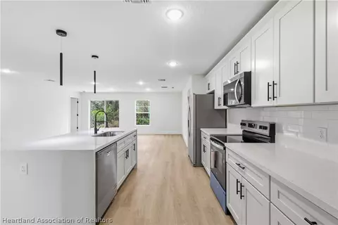 Kitchen - 6348 Virtudes St, Sebring, FL 33872 photo 4 of 4