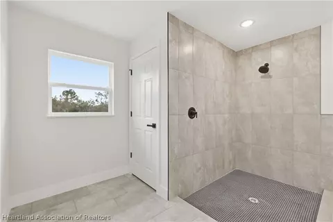 Bath - 6348 Virtudes St, Sebring, FL 33872 photo 2 of 4