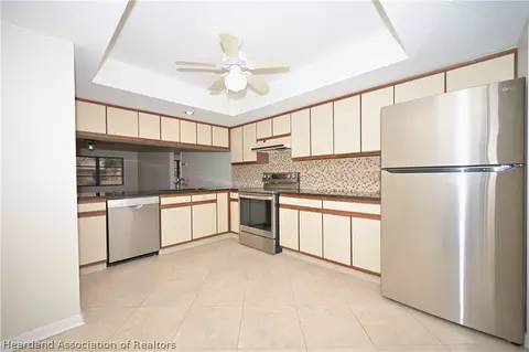Kitchen - 2921 Summertree Dr, Sebring, FL 33872 photo 1 of 2