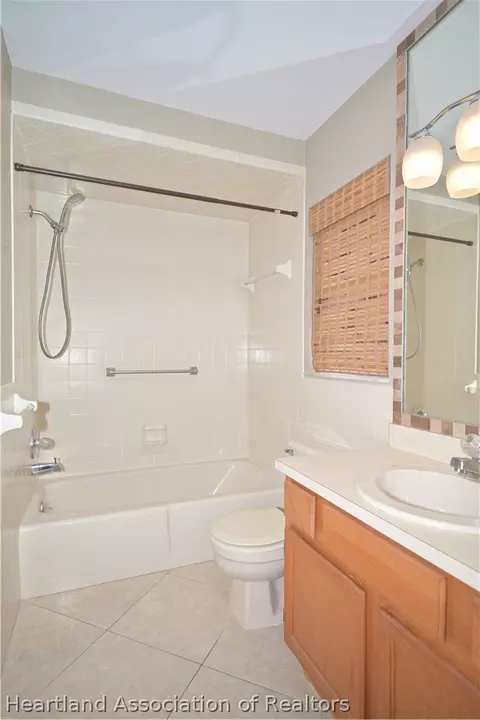 Bath - 2921 Summertree Dr, Sebring, FL 33872 photo 3 of 4