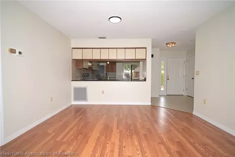 Living - 2921 Summertree Dr, Sebring, FL 33872 photo 2 of 8