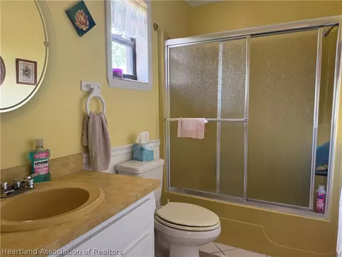 Bath - 508 Ryan Rd, Sebring, FL 33876 photo 3 of 3