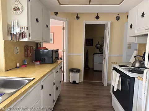 Kitchen - 508 Ryan Rd, Sebring, FL 33876 photo 4 of 4