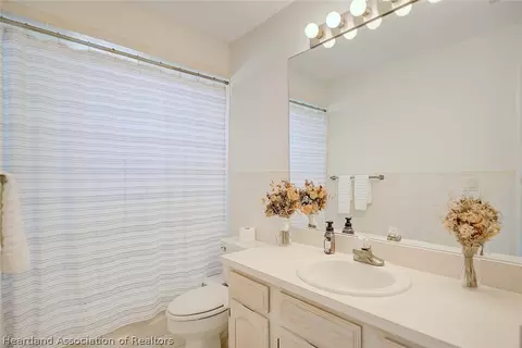 Bath - 4522 Duffer Loop, Sebring, FL 33872 photo 4 of 4