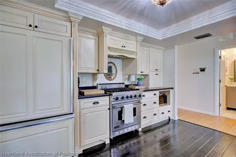 Kitchen - 4522 Duffer Loop, Sebring, FL 33872 photo 2 of 4