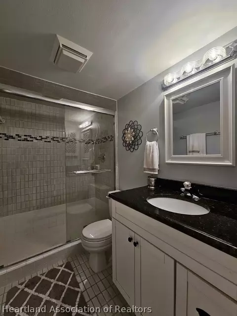 Bath - 3513 Edgewater Dr, Sebring, FL 33872 photo 4 of 5