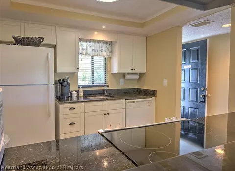 Kitchen - 3513 Edgewater Dr, Sebring, FL 33872 photo 2 of 4