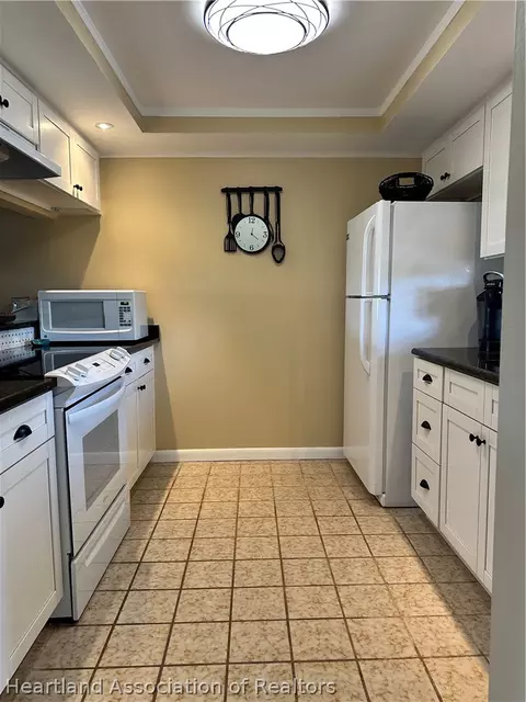 Kitchen - 3513 Edgewater Dr, Sebring, FL 33872 photo 4 of 4